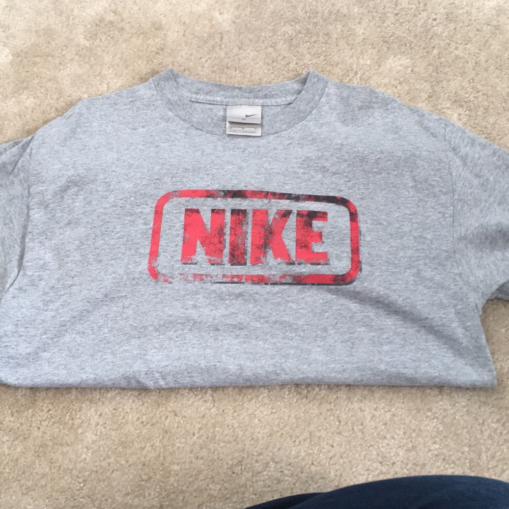 men's Nike shirt size medium